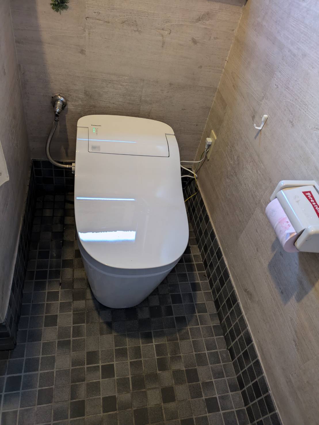 山口県周南市　戸建て住宅のトイレ交換