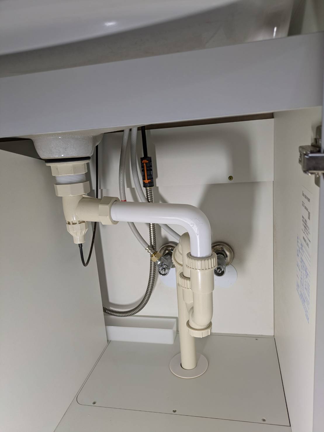 山口県周南市　戸建て住宅の洗面台排水管工事